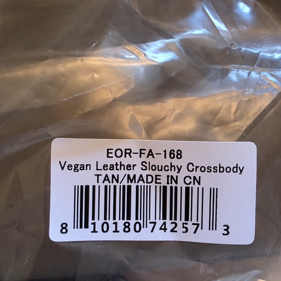 NWOT 8 Other Reasons Vegan Leather Slouchy Crossbody Bag In Tan - Picture 4 of 4